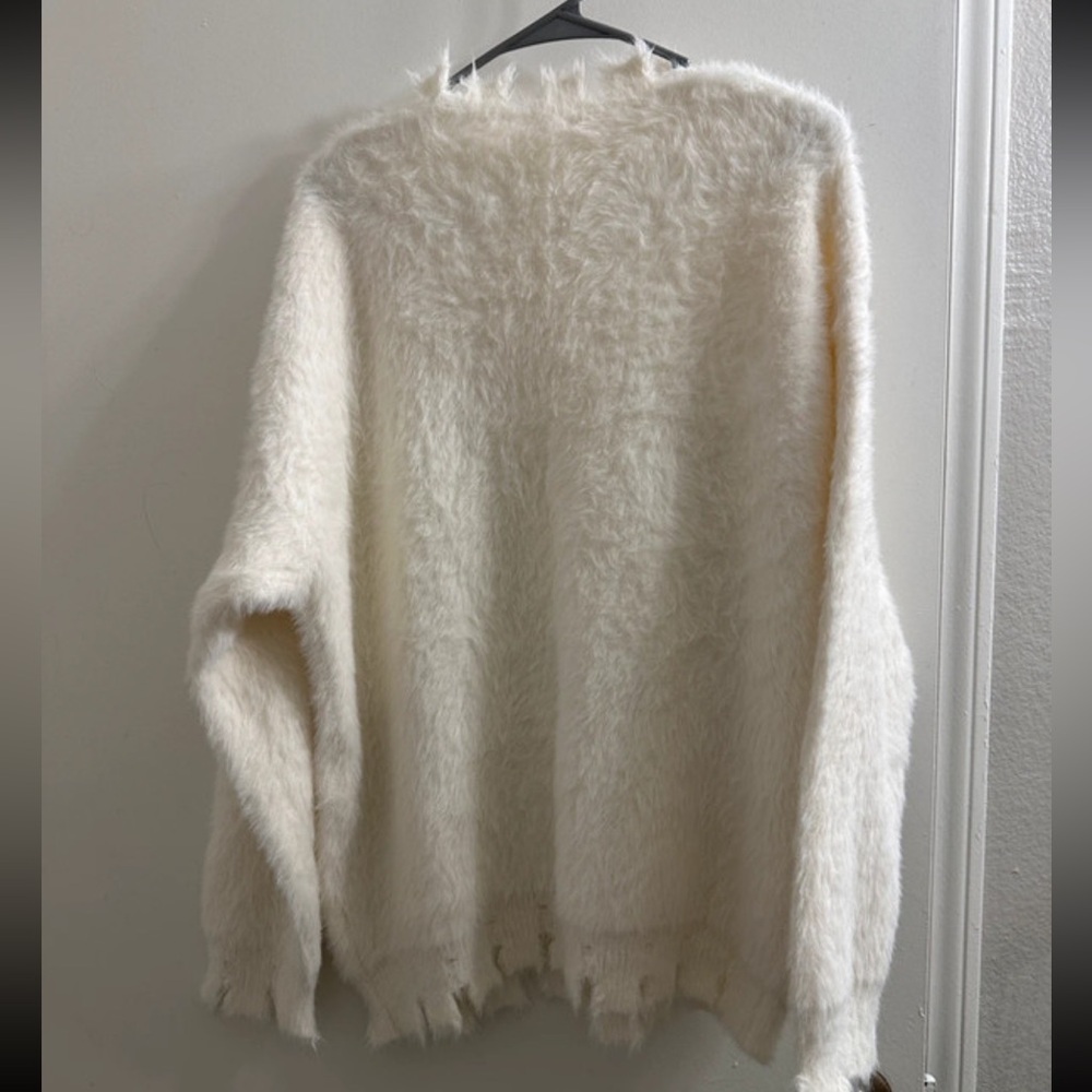 NWOT Sweater - Picture 2 of 3